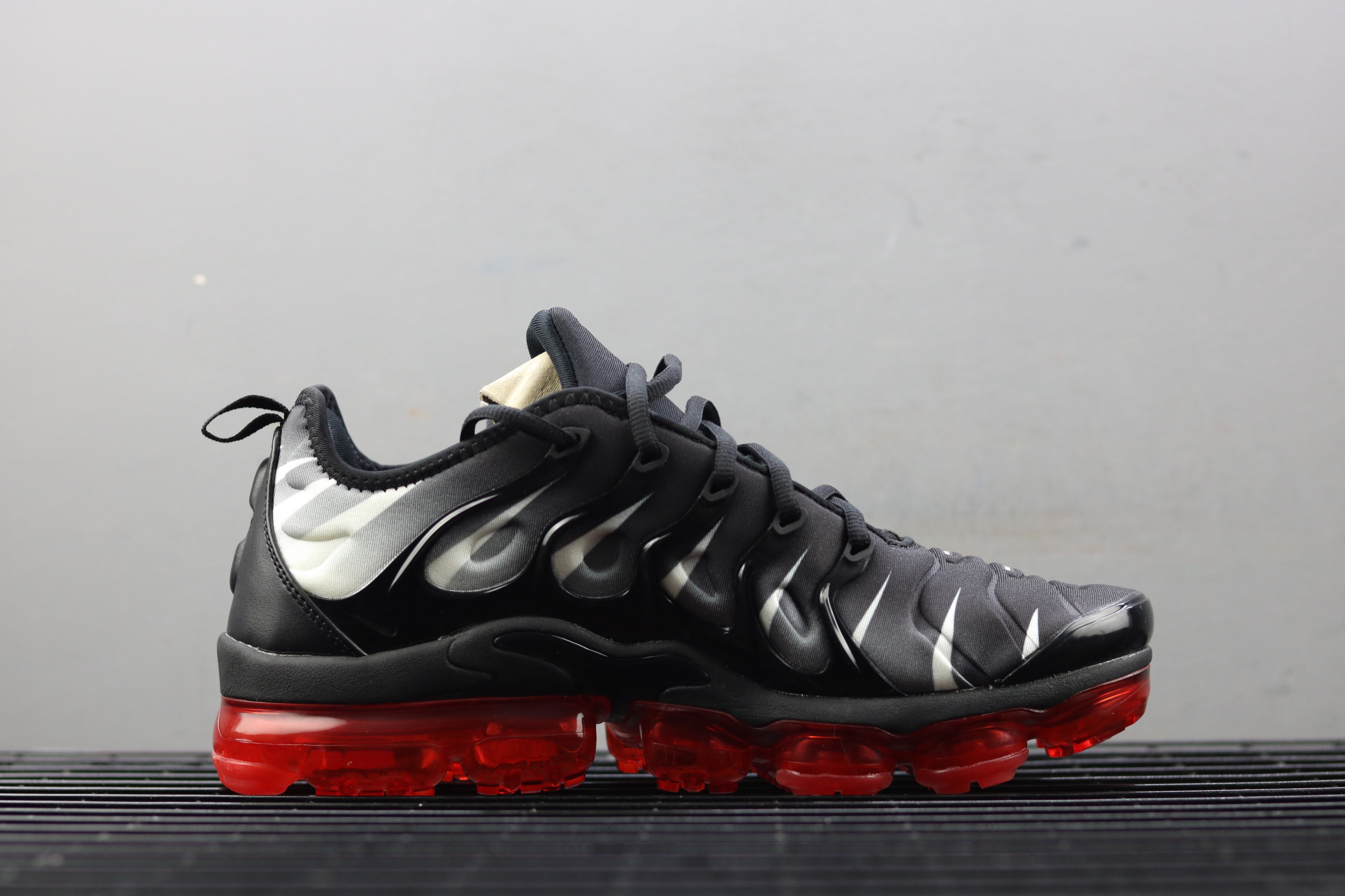 nike vapormax plus red shark tooth