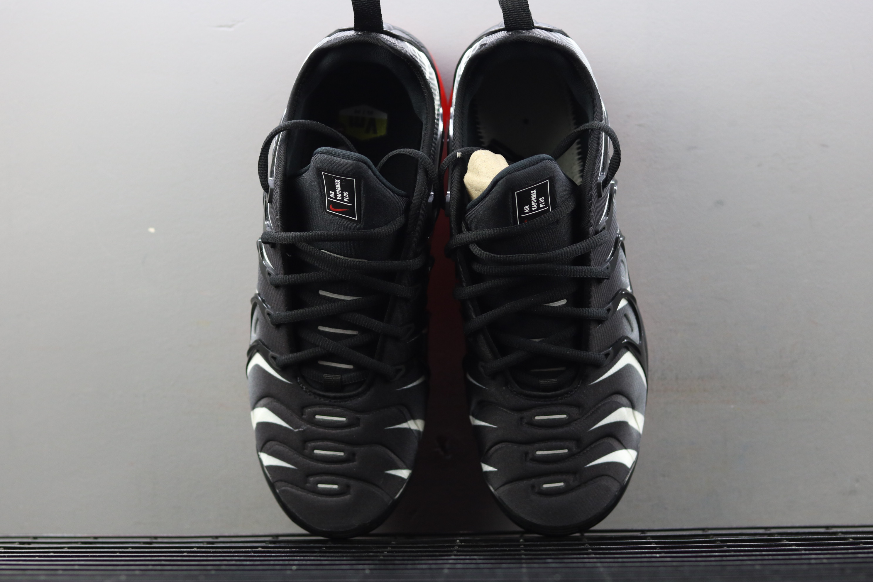 Nike Air VaporMax Plus Red Shark Tooth Running Sneakers AQ8632-001 ...