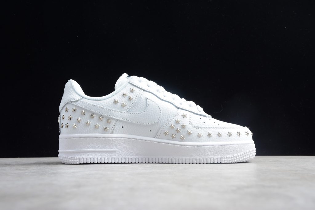 white & gold air force 1