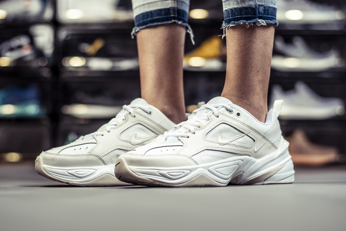 Найк м2к. Nike m2k Tekno. Nike m2k Tekno белые. Nike m2 Tekno White. Nike m2k Tekno Phantom.