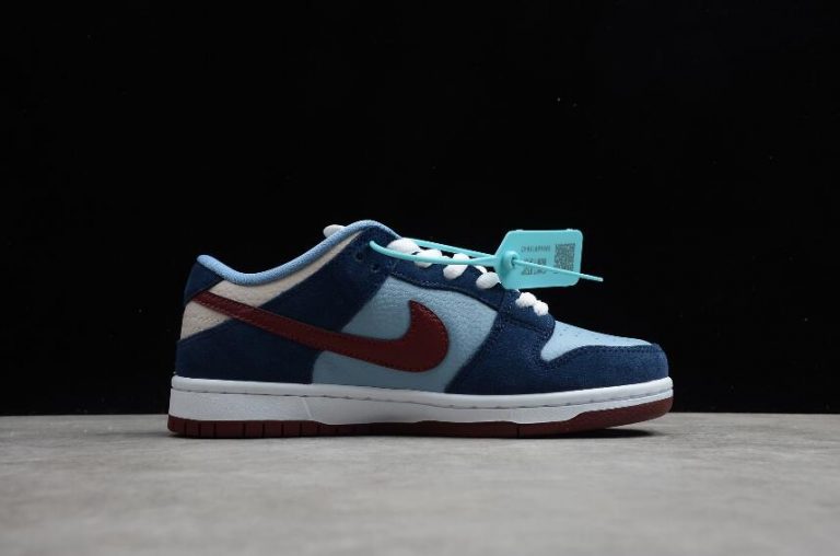 navy and white dunk low
